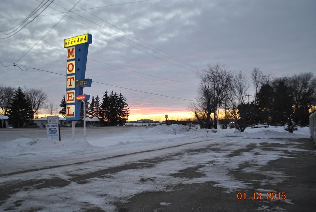 Neepawa Motel Luaran gambar