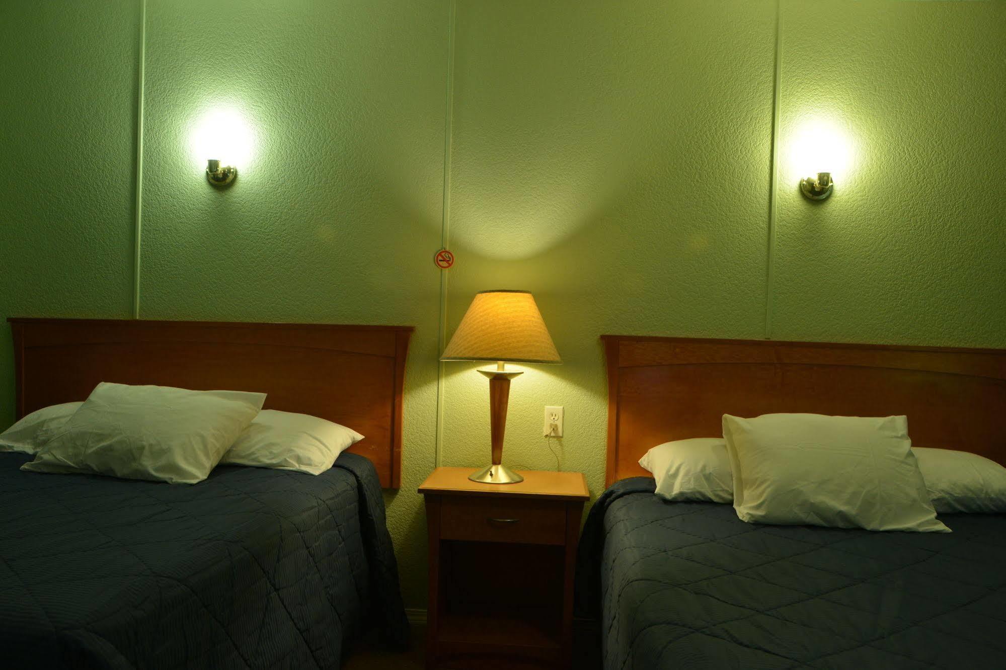 Neepawa Motel Luaran gambar